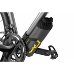 apidura-expedition-downtube-pack-1-5l-on-bike-2-hires-scaled