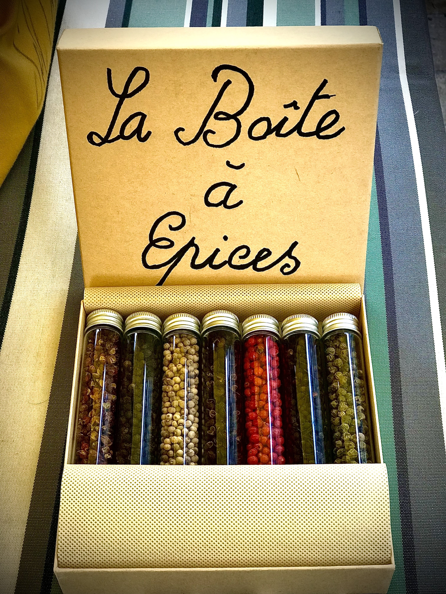 coffret poivres rares la boite a epices