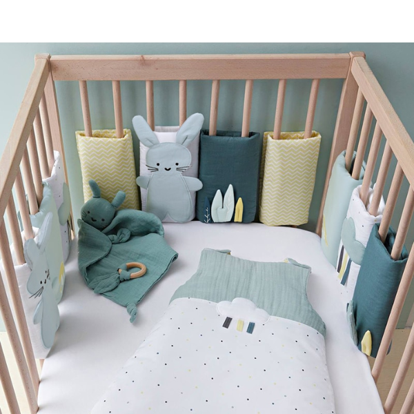 tour de lit lapin pare-choc lit à barreaux bébé bleu les crapules parisiennes