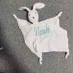 doudou lange personnalisé en mousseline coton lapin blanc en ligne