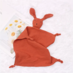 doudou lange personnalisé en mousseline coton lapin rouge