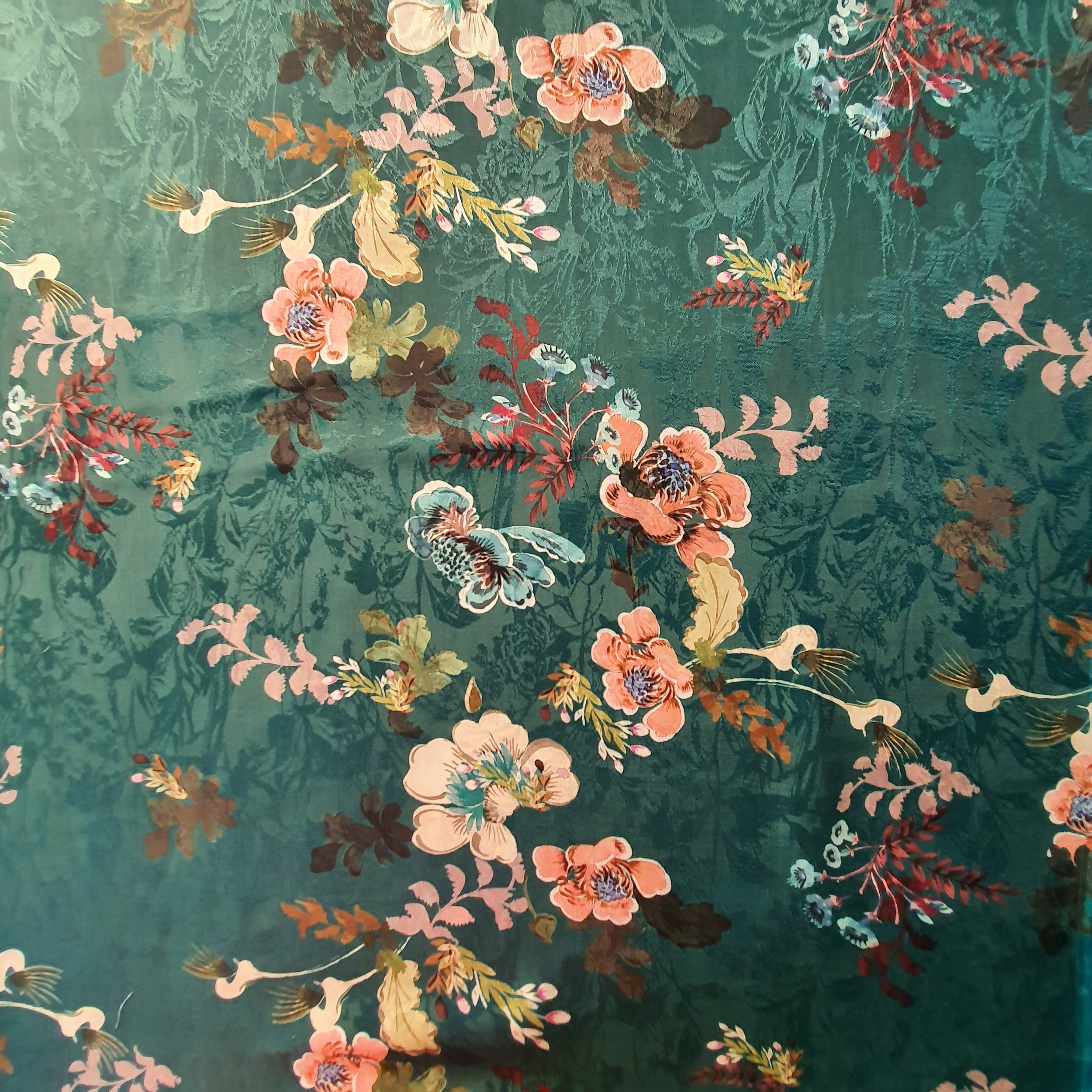 Tissu viscose floral vert