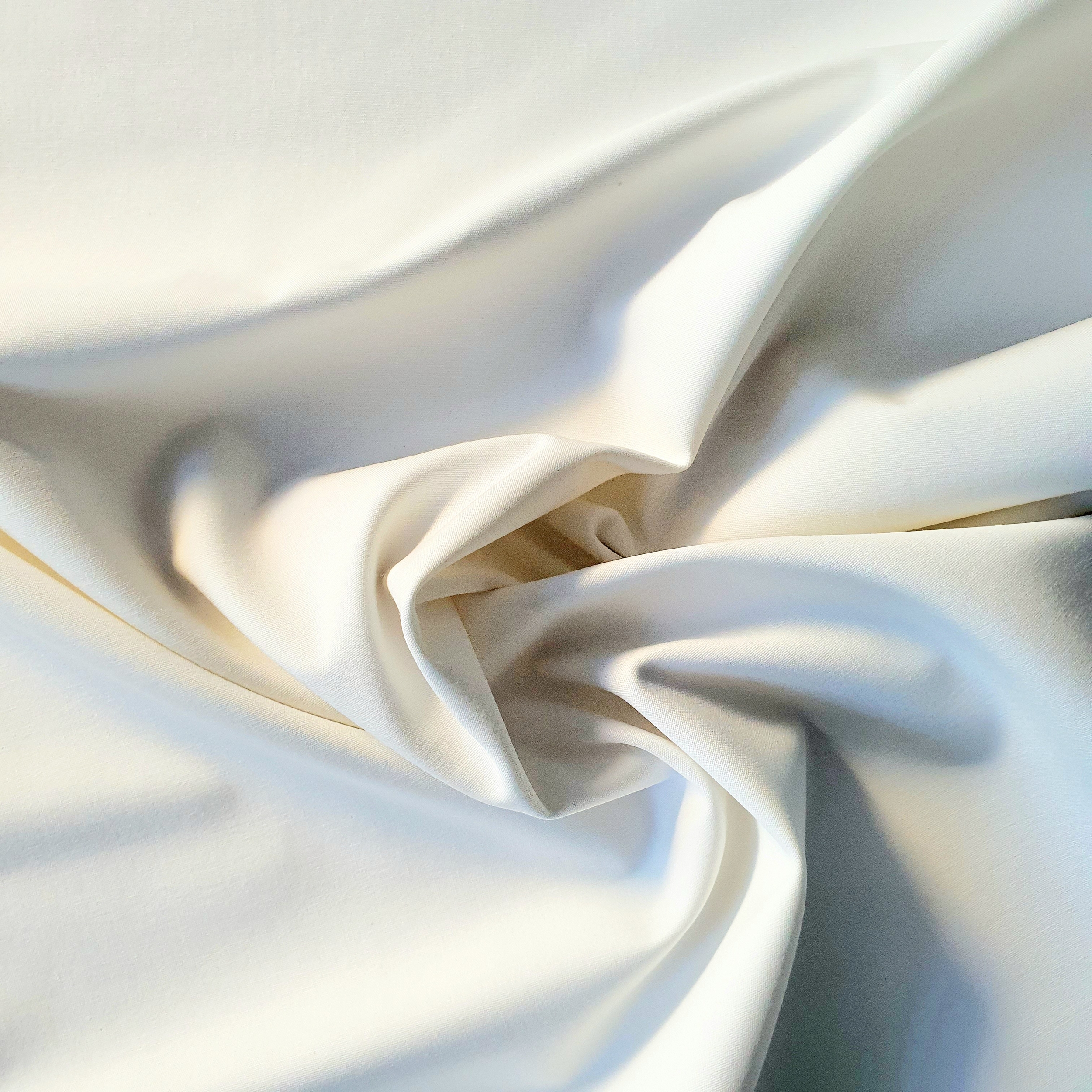 Tissu coton uni blanc prêt à teindre