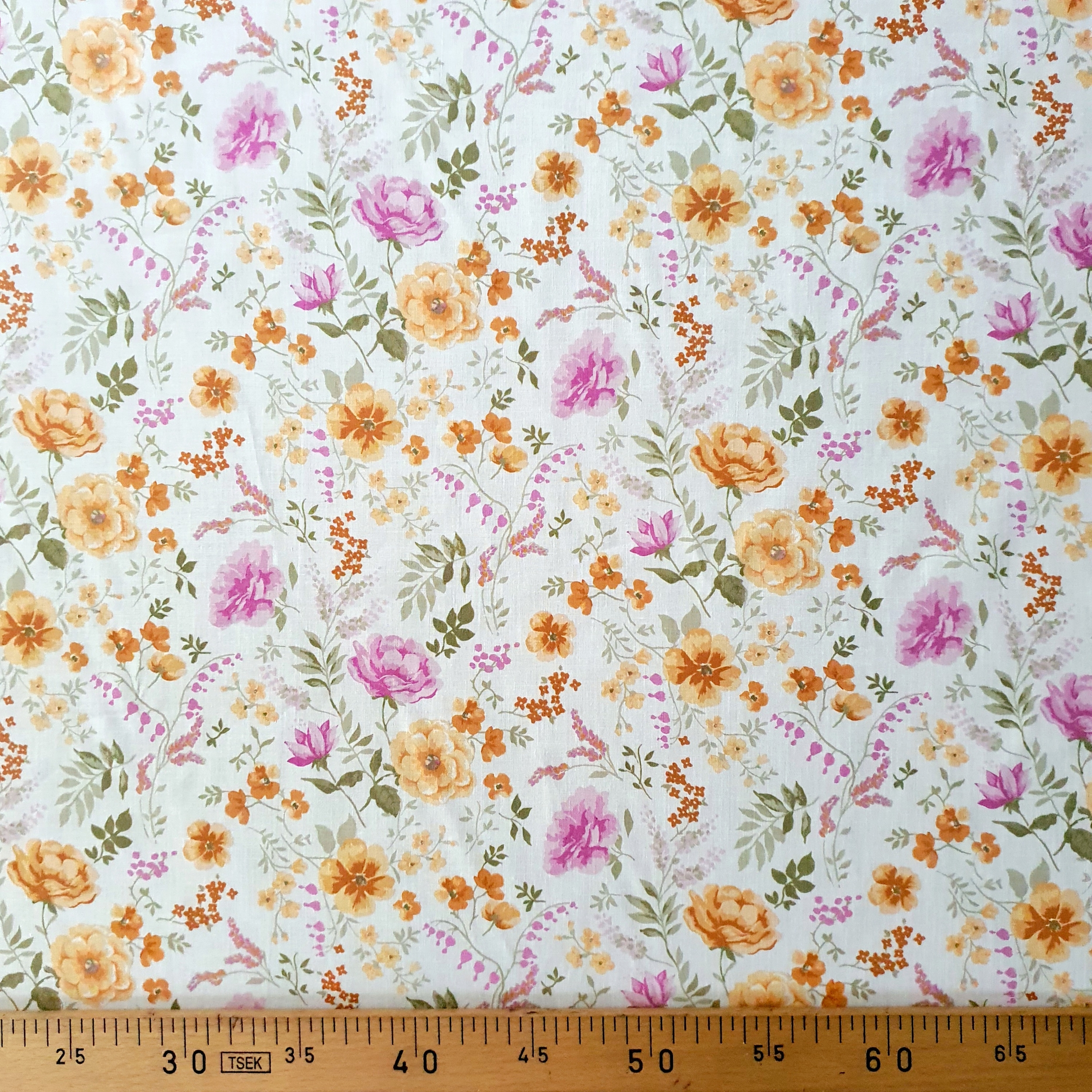 Tissu coton bio percale imprimé floral vintage orange et mauve (2)