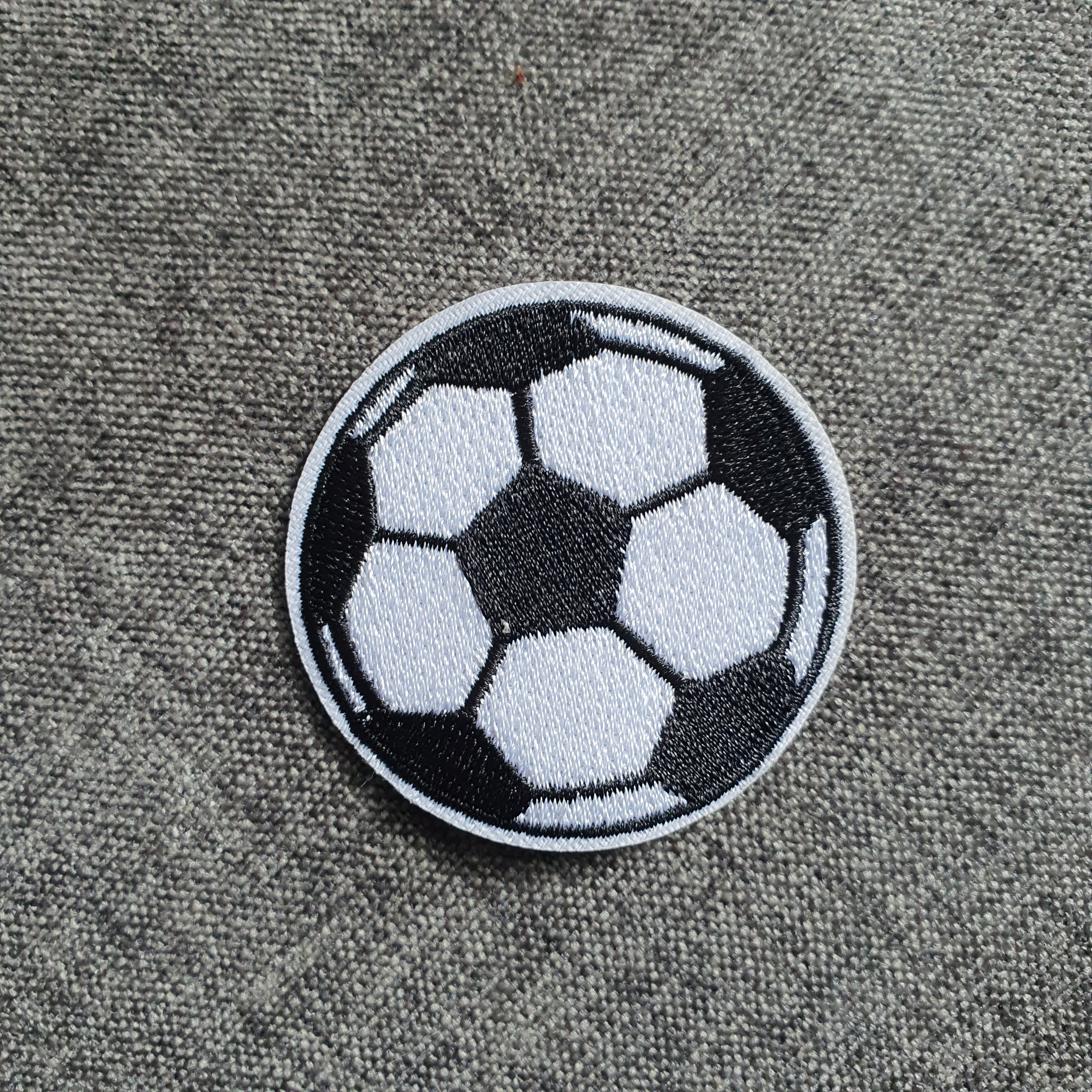 Patch thermocollant ballon de foot noir et blanc