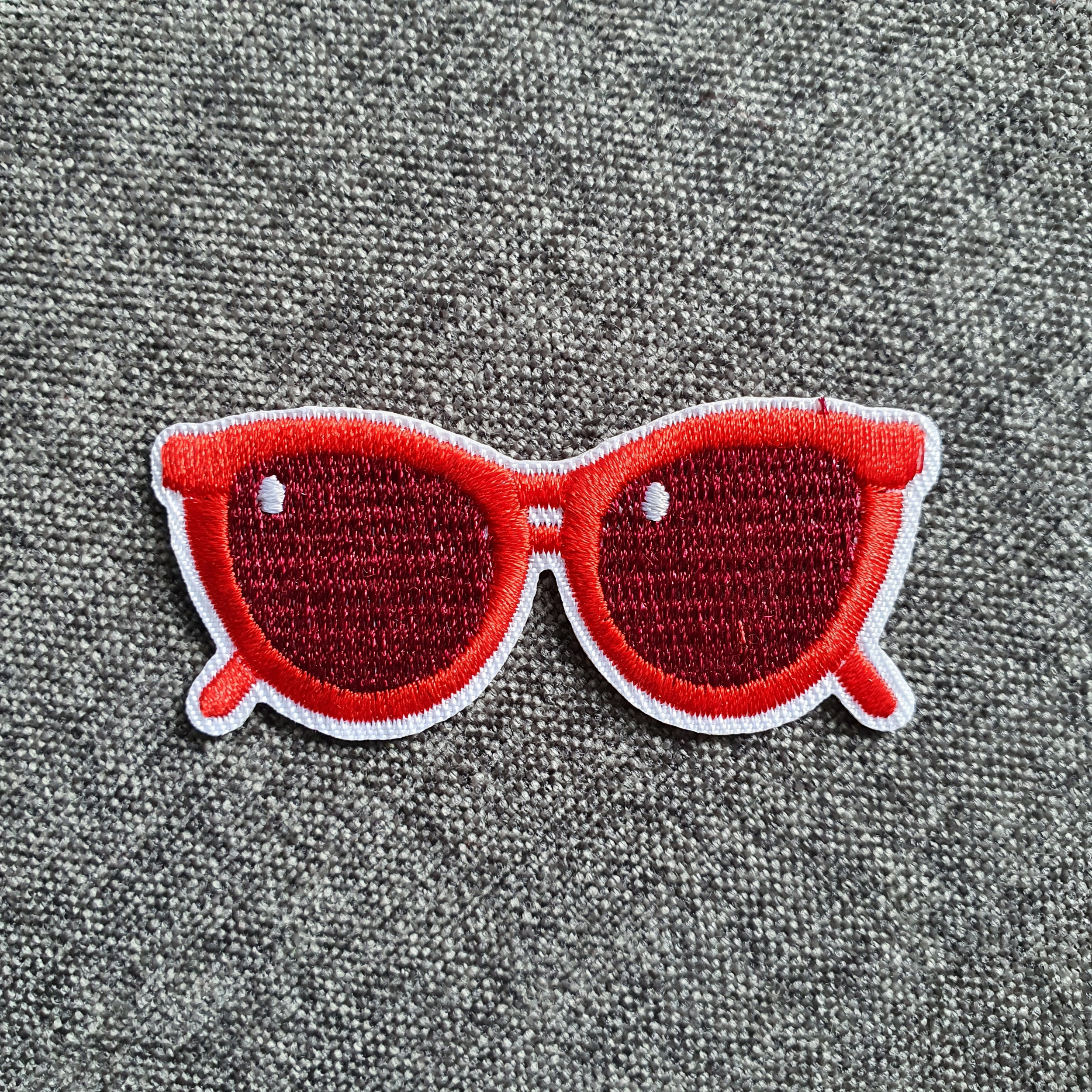 Patch thermocollant lunette de pin up rouge