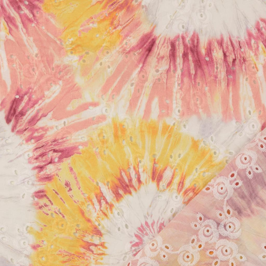 Tissu coton broderie anglaise tie and dye rose et beige  (2)