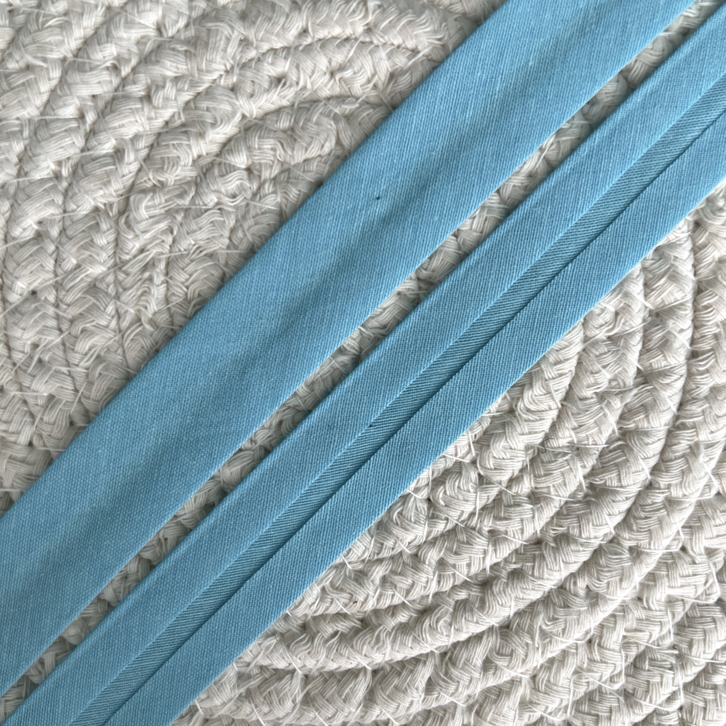 Biais polycoton bleu ciel 2 cm x 20cm