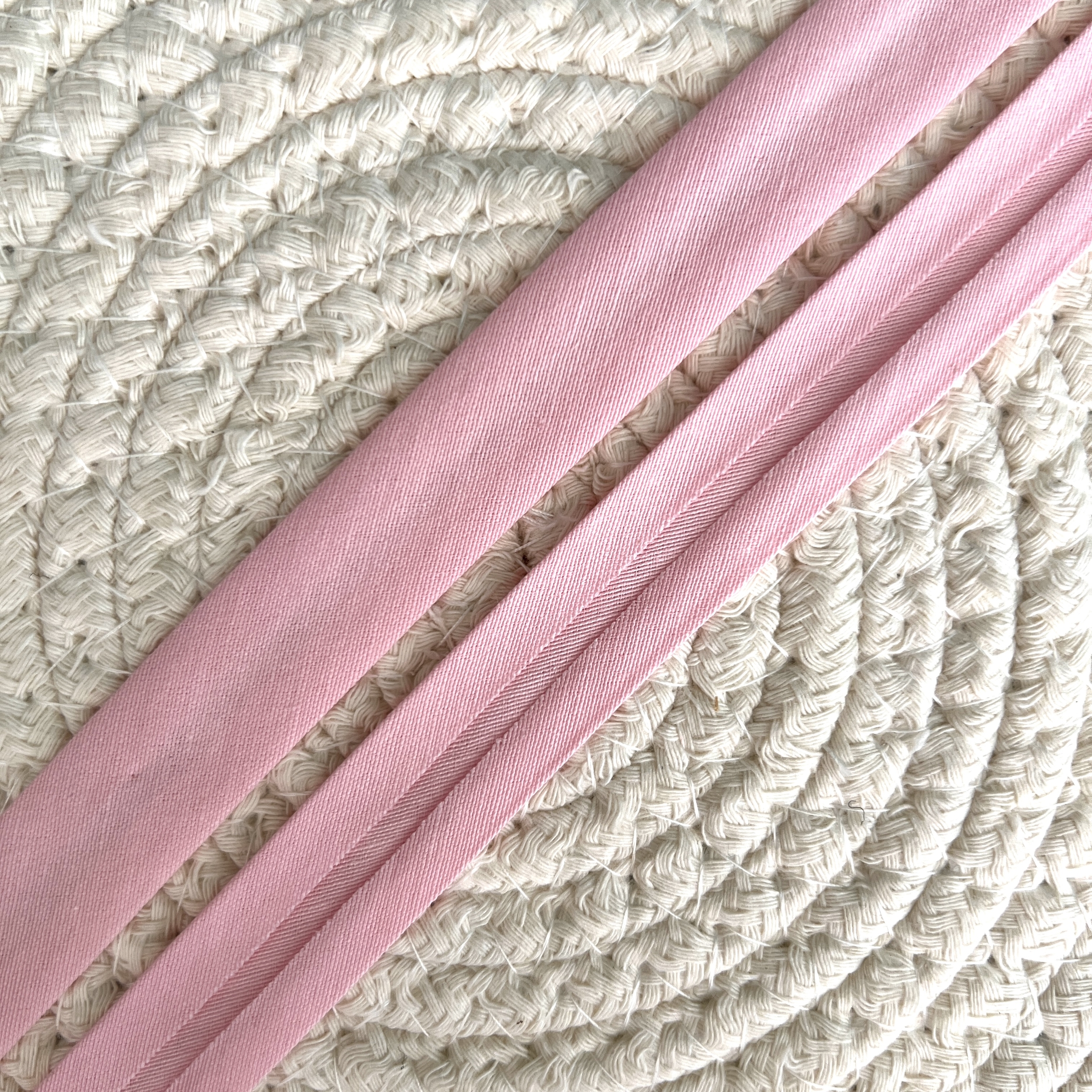 Biais polycoton rose layette 2 cm x 20 cm