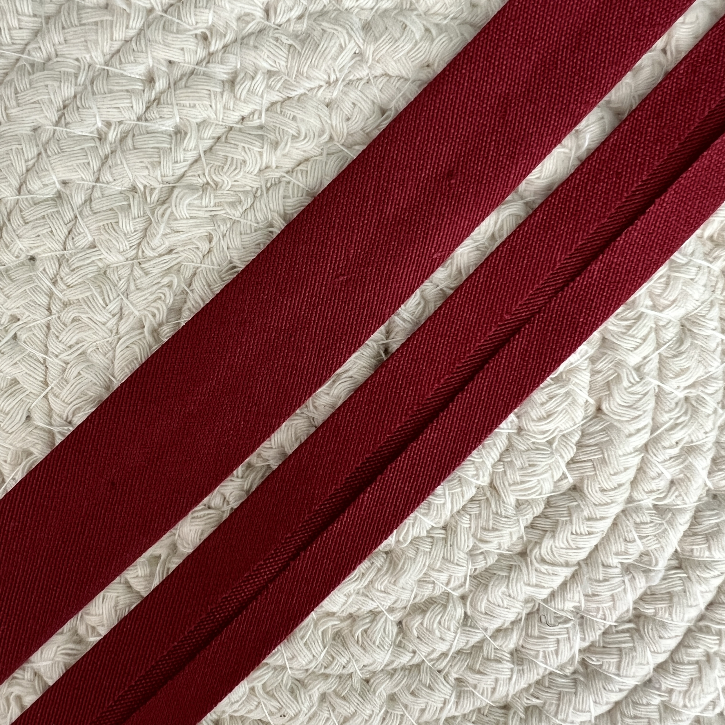 Biais polycoton rouge foncé 2 x 20 cm