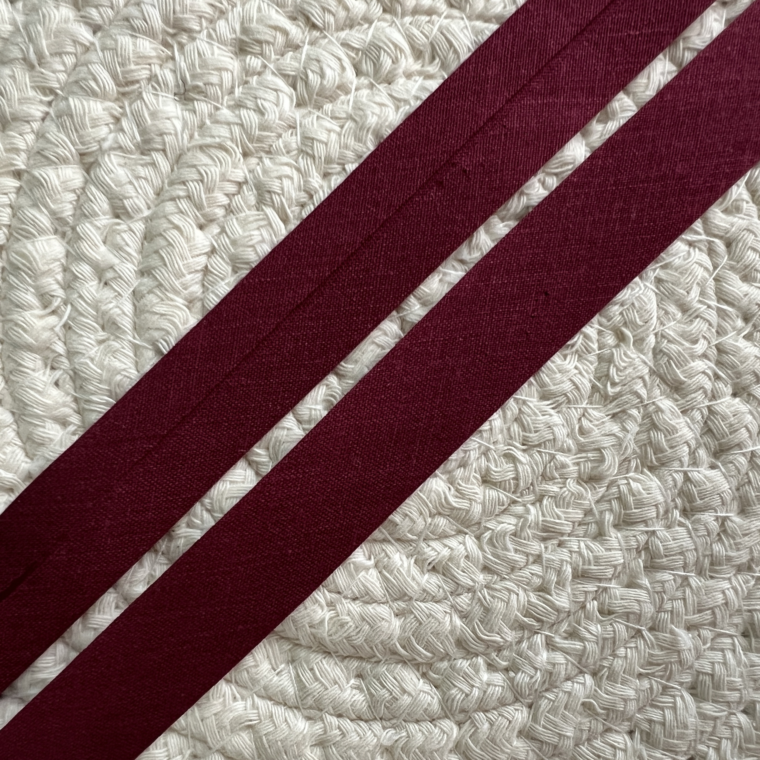 Biais polycoton rouge bordeaux 2 cm x 20 cm