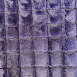 Tissu fausse fourrure violet à carré
