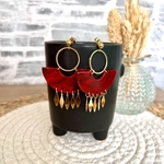 Boucles doreilles acier inoxydable avec des losanges dorés et demi disque en résine rouge