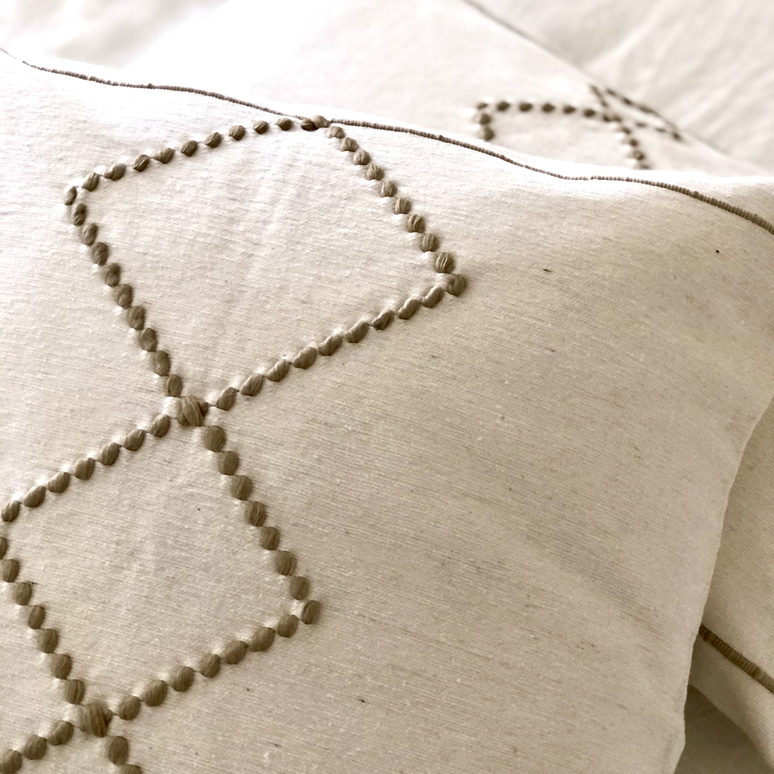coussin azilal beige 2