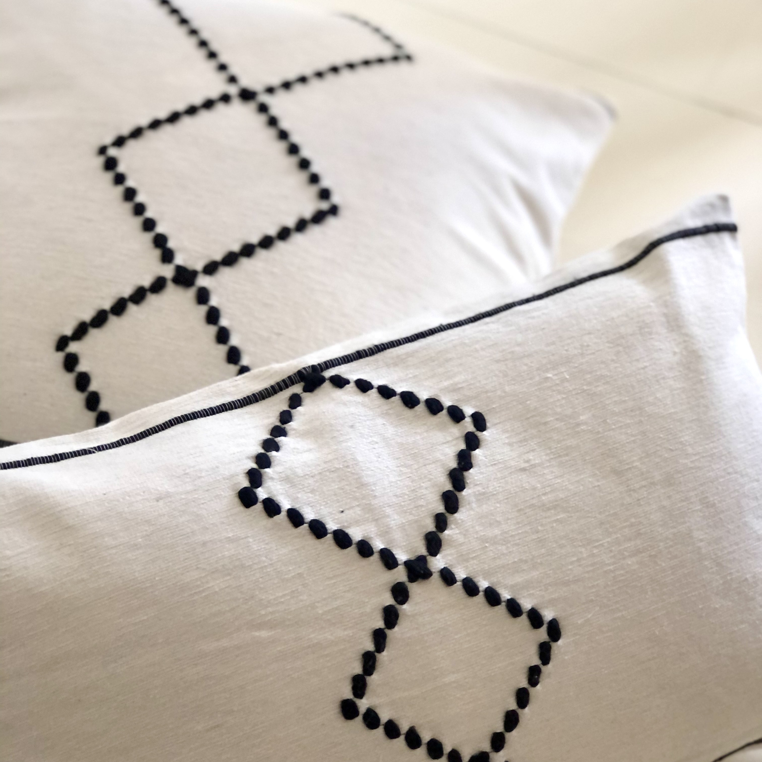 coussin azilal noir 2