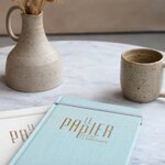 carnet le papier fait de la résistance