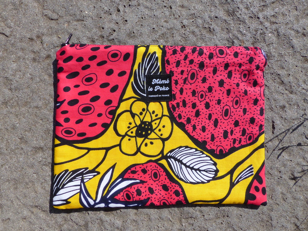 pochette plate 18x22 fraises rouges