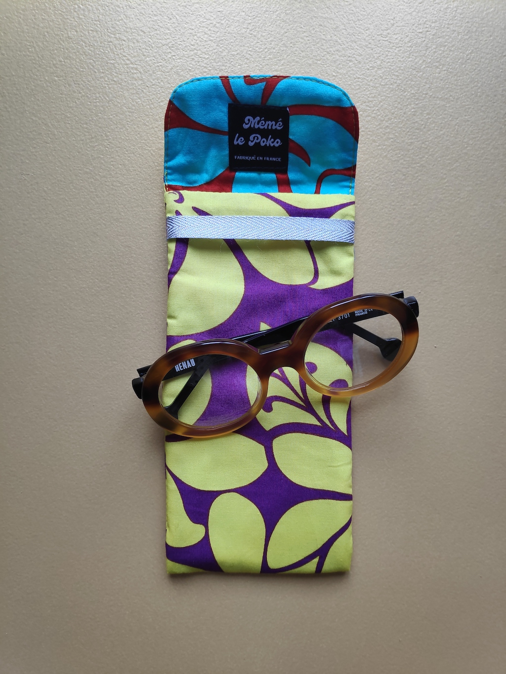 etui Tahiti violet et jaune : interieur rouge et turquoise