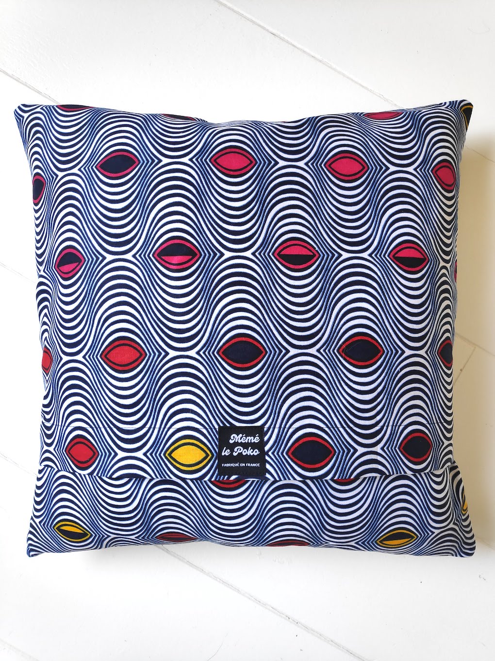 coussin-dos-40-40-oeil-de-chat-bleu