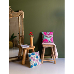 coussin vert pale mis en scene