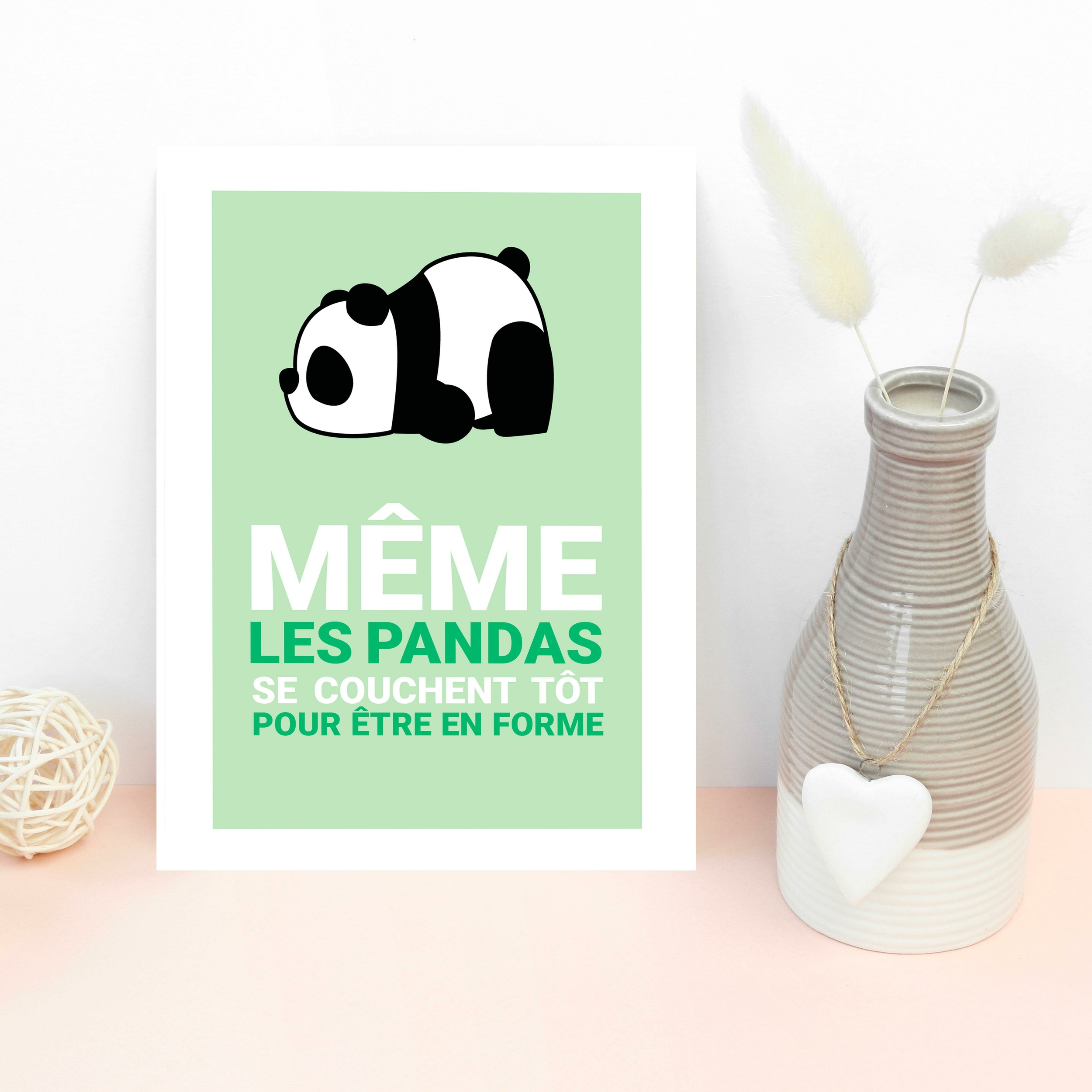 Carte illustrée &quot;même les pandas se couchent tôt pour être en forme&quot;