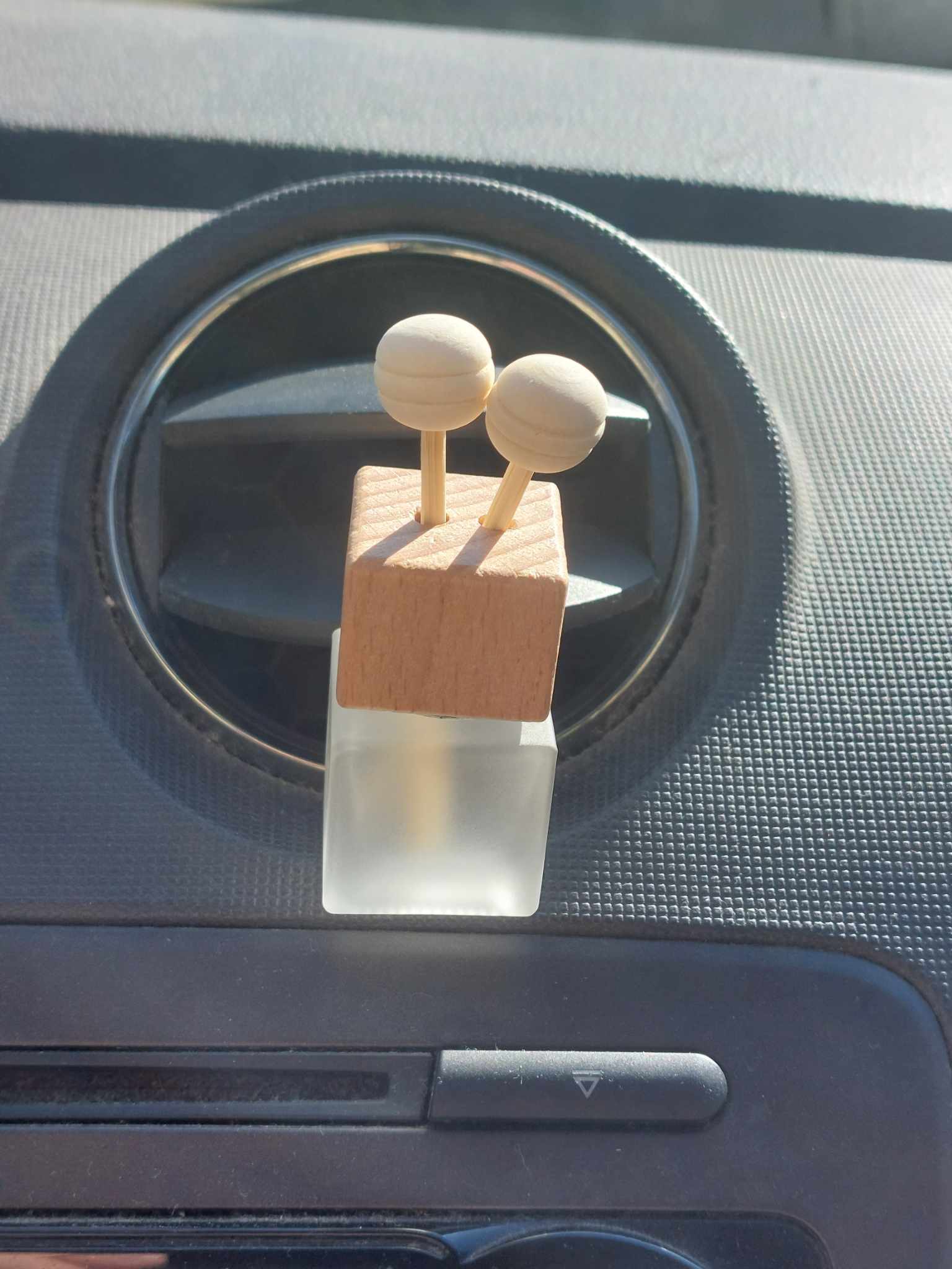 diffuseur voiture pince 1