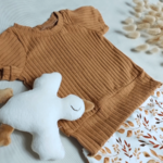 t-shirt-evolutif-camel-pour-bebe-3-12-mois-12-36-mois-fait-main-en-france-tikiwi