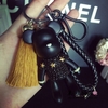Porte-Cl-Fait-Main-avec-Pompon-et-Pierres-Accessoire-en-R-sine-de-la-Boutique-Bomgom