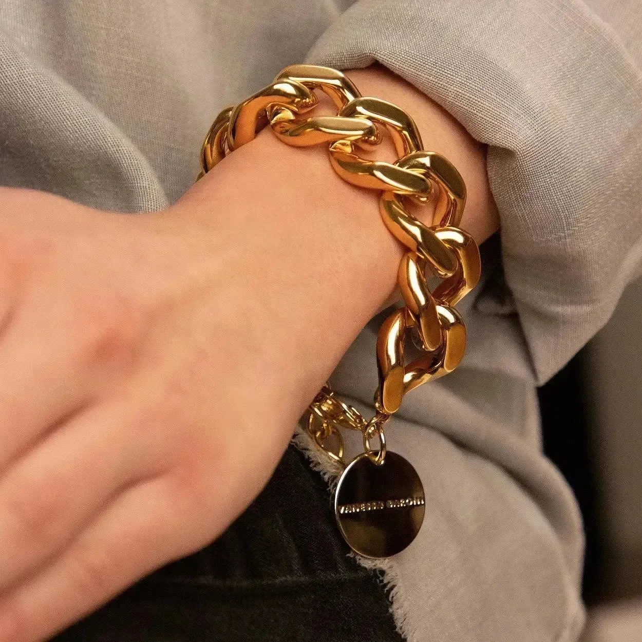 BT_VANESSA_BARONI_FLAT_CHAIN_GOLD_1