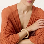 BT_VANESSA_BARONI_SOFT_EDGE_BANGLE_CREME_BRULEE_MARBLE_29_2