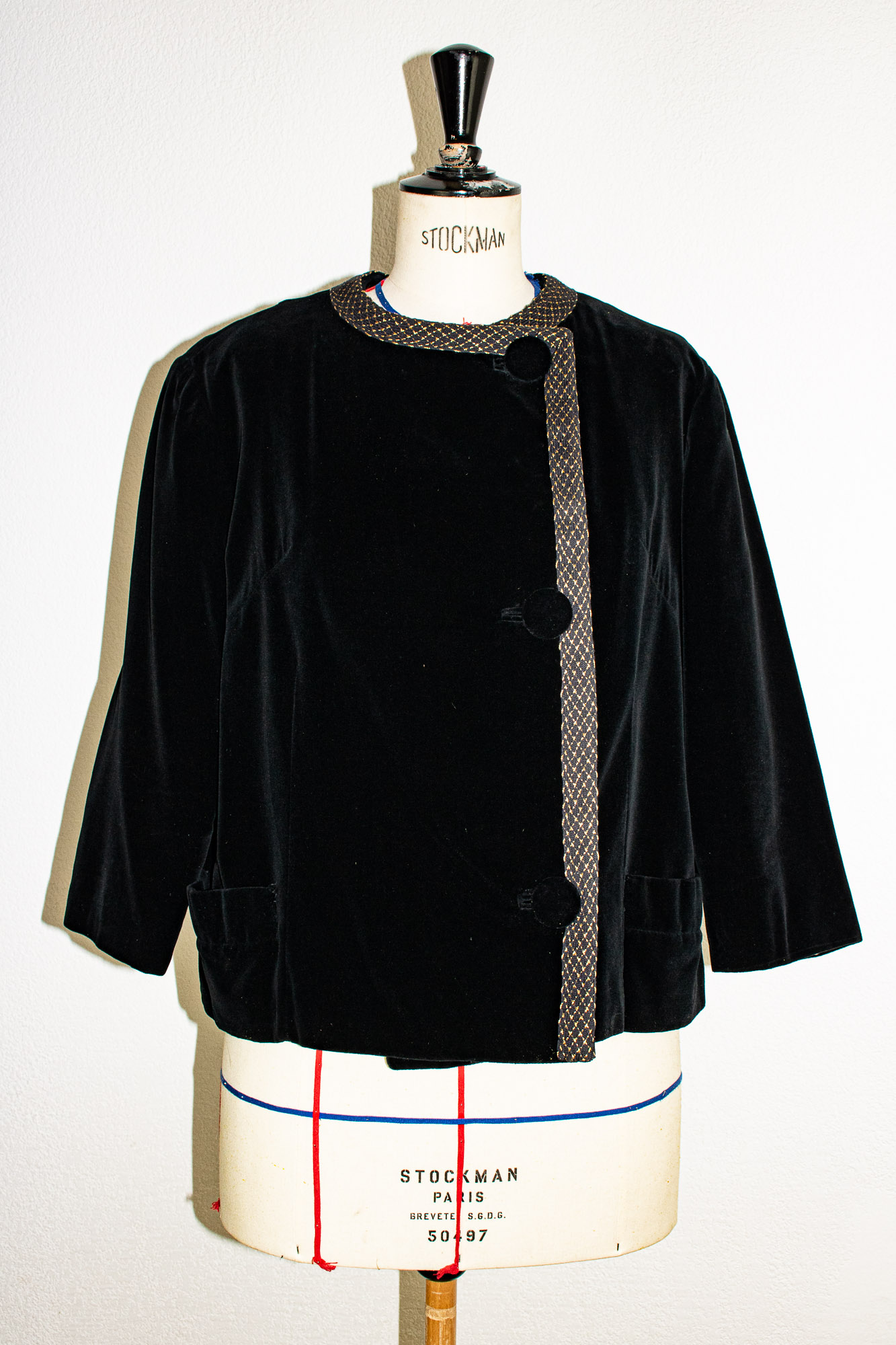 FELICITA-VESTE VINTAGE 60'S EN VELOURS NOIR-1