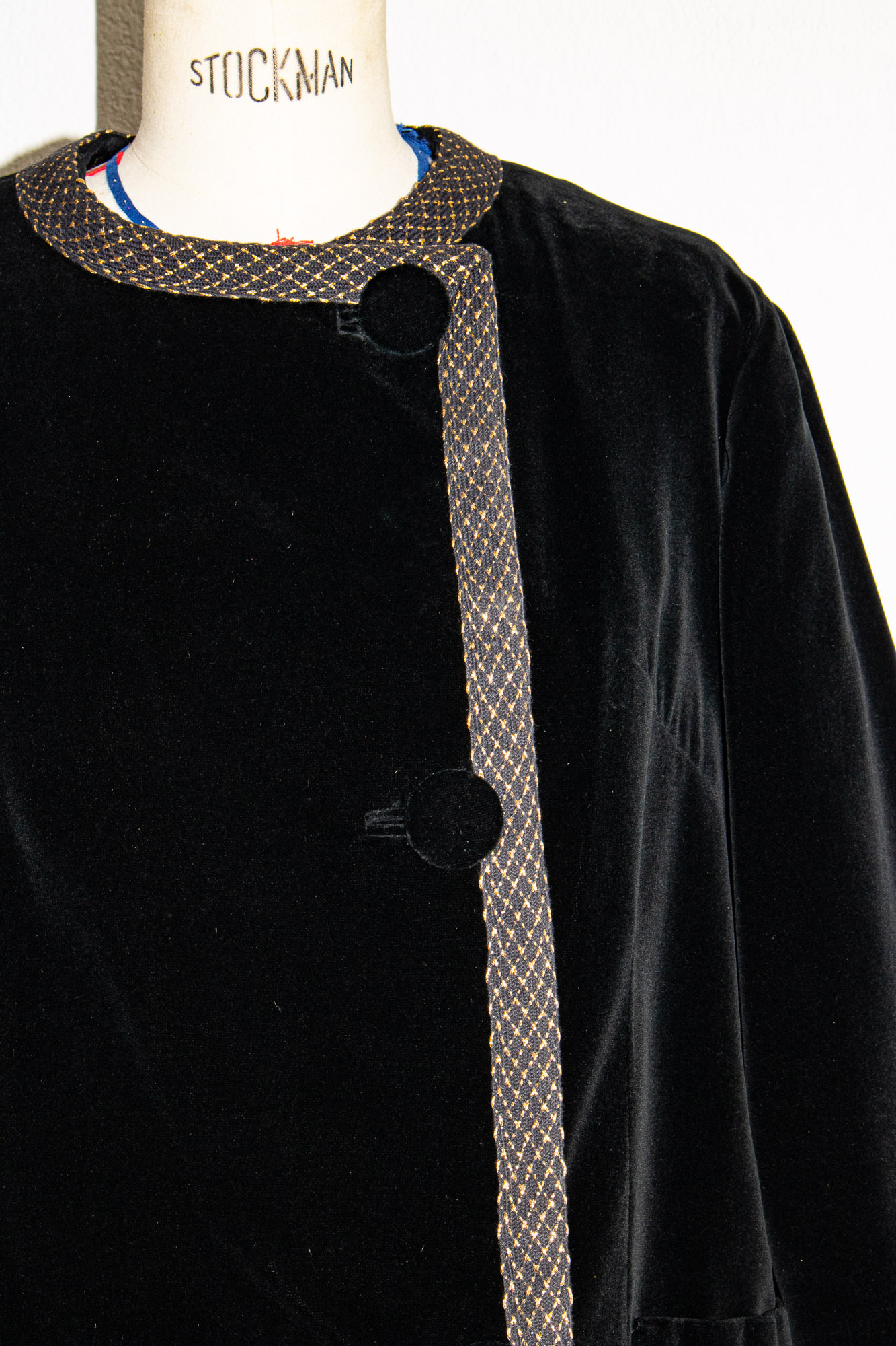 FELICITA-VESTE VINTAGE 60S EN VELOURS NOIR-2