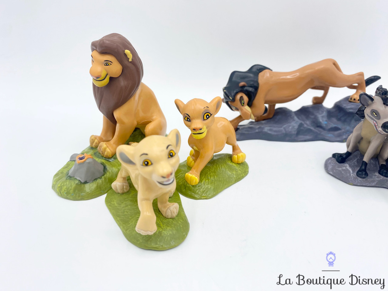 Disney Figurine Med Timon et Pumbaa Roi Lion Disneyland Paris - Disneyland  Resort/Figurine - Magical Park Shop