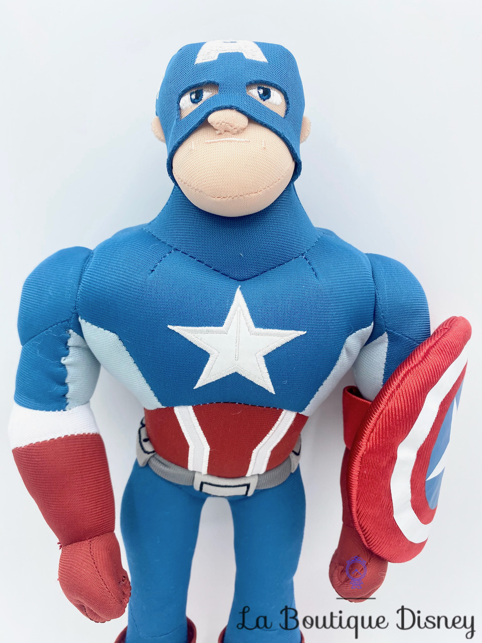 peluche-captain-america-disneyland-paris-disney-super-héros-marvel-poupée-chiffon-3