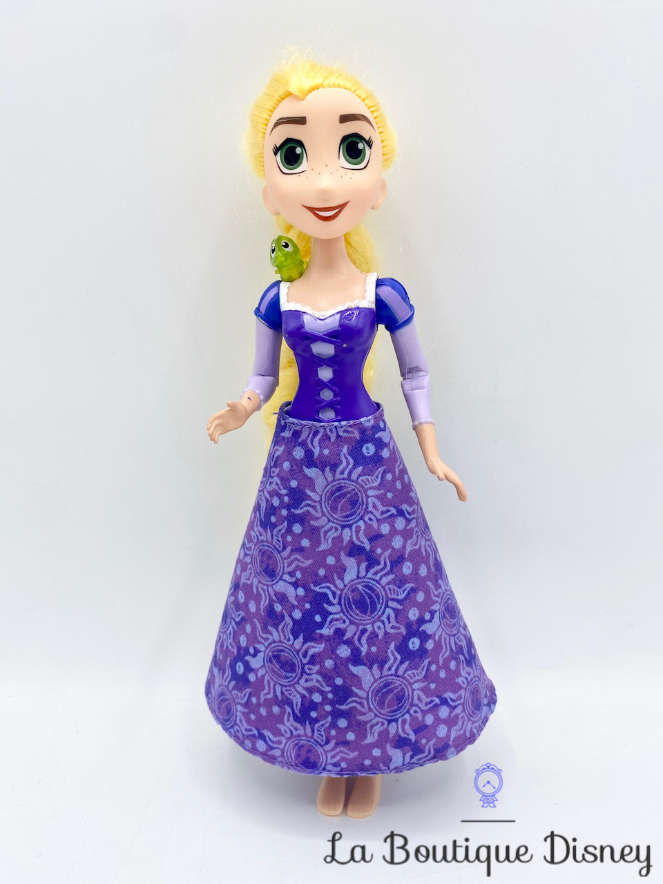 Poupée Raiponce chanteuse Disney Princess Hasbro Tangled The Series Pascal lumière