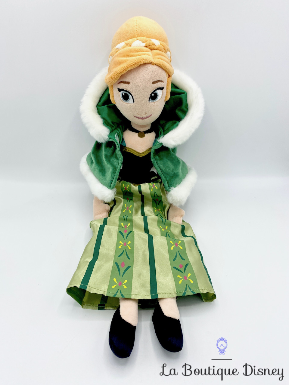 Poupée chiffon Anna La reine des neiges Disney Store peluche robe verte cape hiver 57 cm