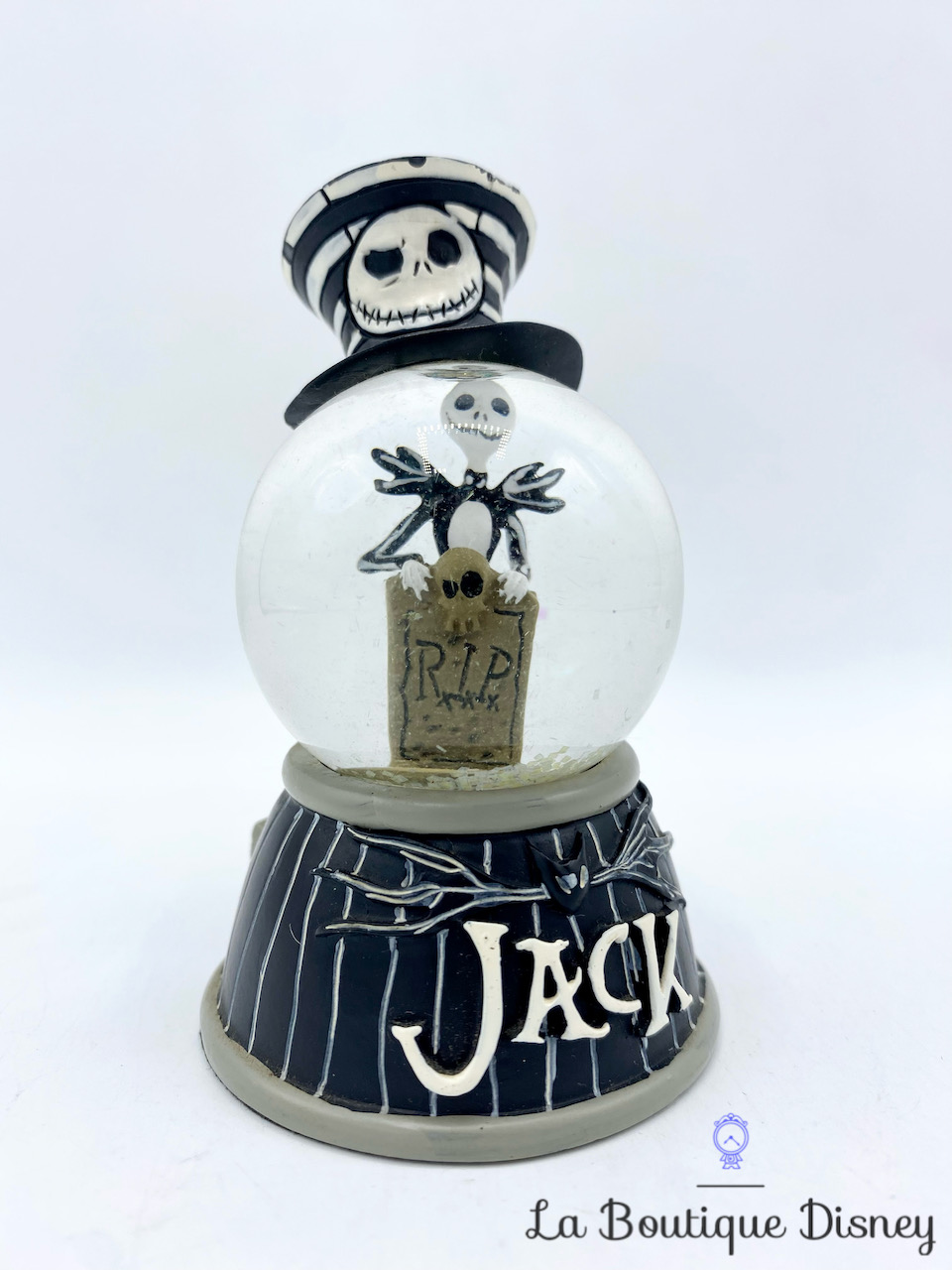 Boule à neige Jack Skellington Disneyland Paris Disney L\'étrange Noel de Mr Jack Snowglobe chapeau noir blanc