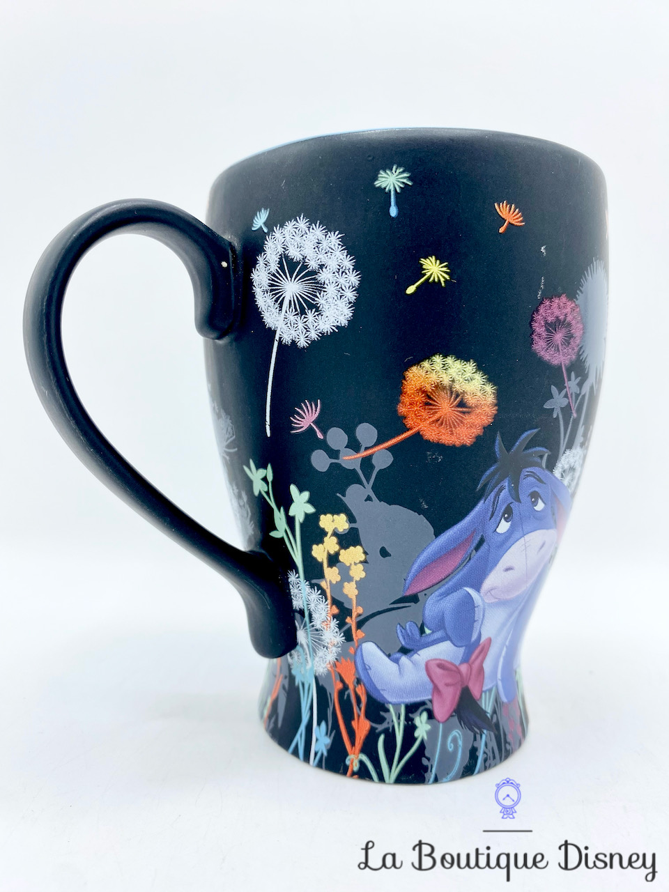 tasse-bourriquet-fleurs-disney-store-mug-winnie-ourson-noir-fleurs-6