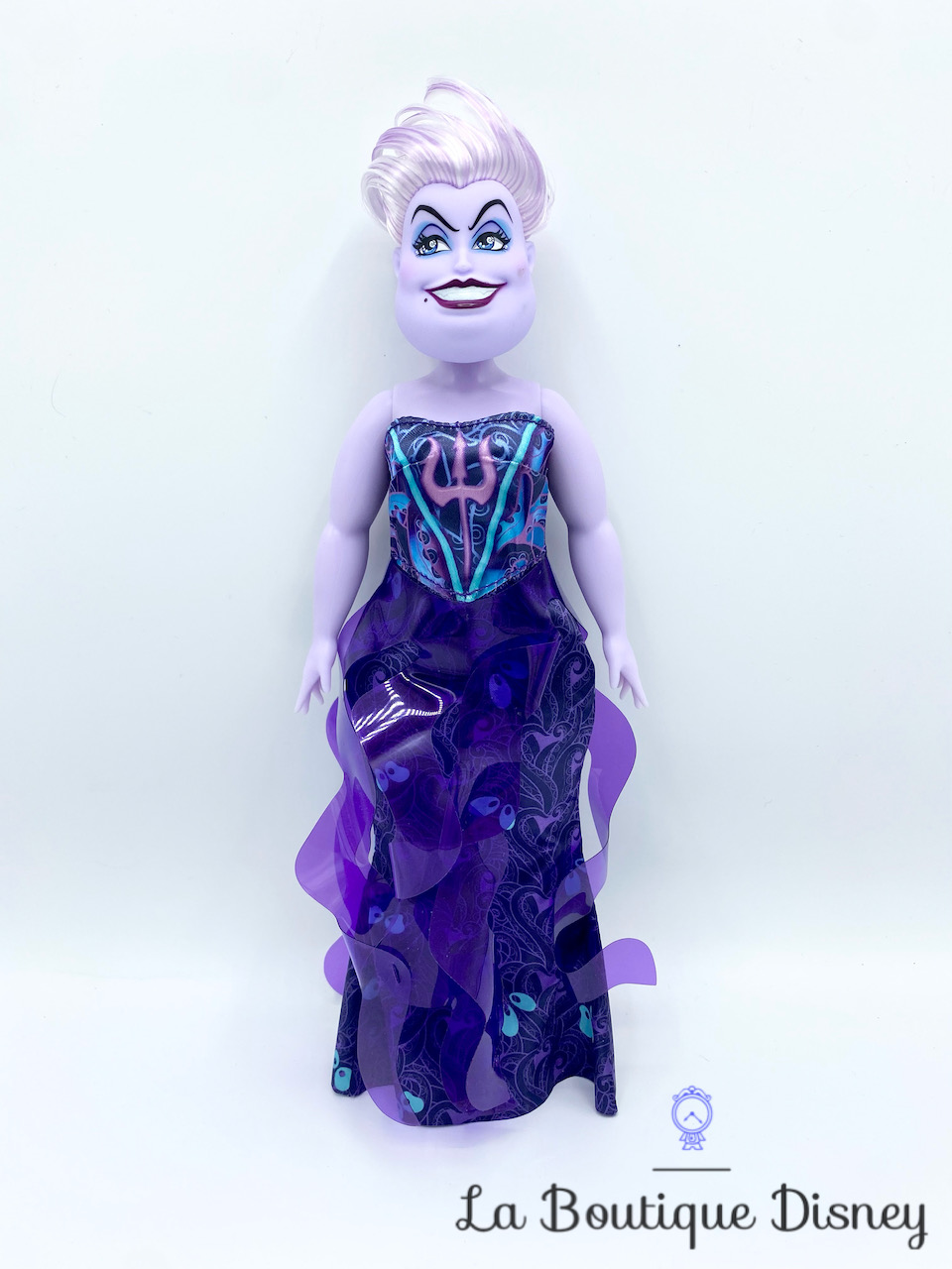 Poupée Ursula Disney Villains Collection Noire et Lumineuse Hasbro La petite sirène violet 28 cm