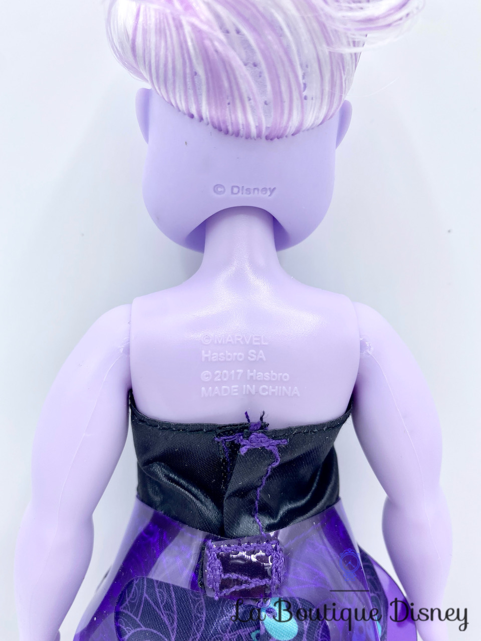 poupee-ursula-disney-villains-hasbro-noire-et-lumineuse-violette (5)