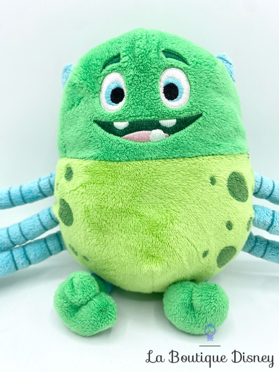peluche-glo-bo-virus-docteur-la-peluche-vert-disney-store-monstre-bras-3