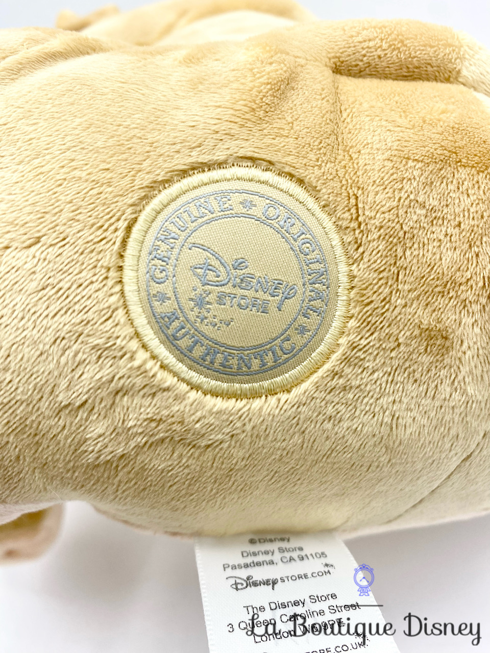peluche-bull-la-belle-et-le-clochard-disney-store-chien-fourrière-pitbull-9