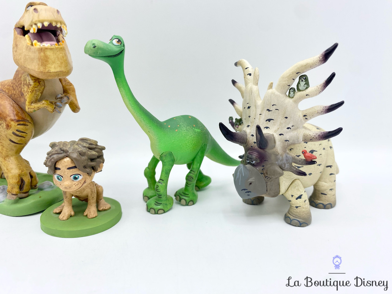 figurines-playset-le-voyage-arlo-disney-store-dinosaure-préhistoire-6