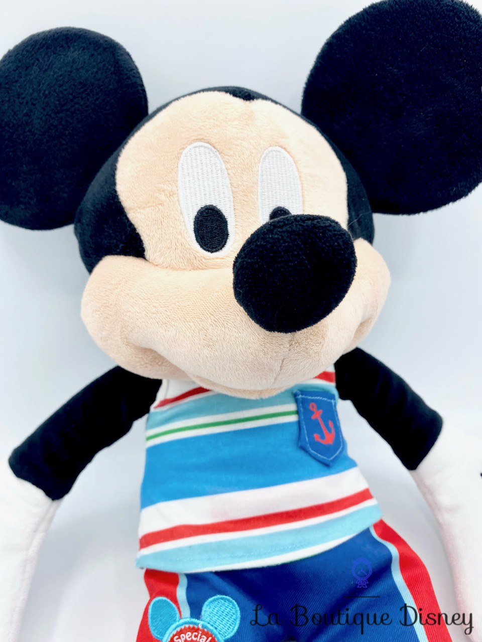 peluche-mickey-mouse-plage-été-special-edition-disney-store-rayures-bleu-2