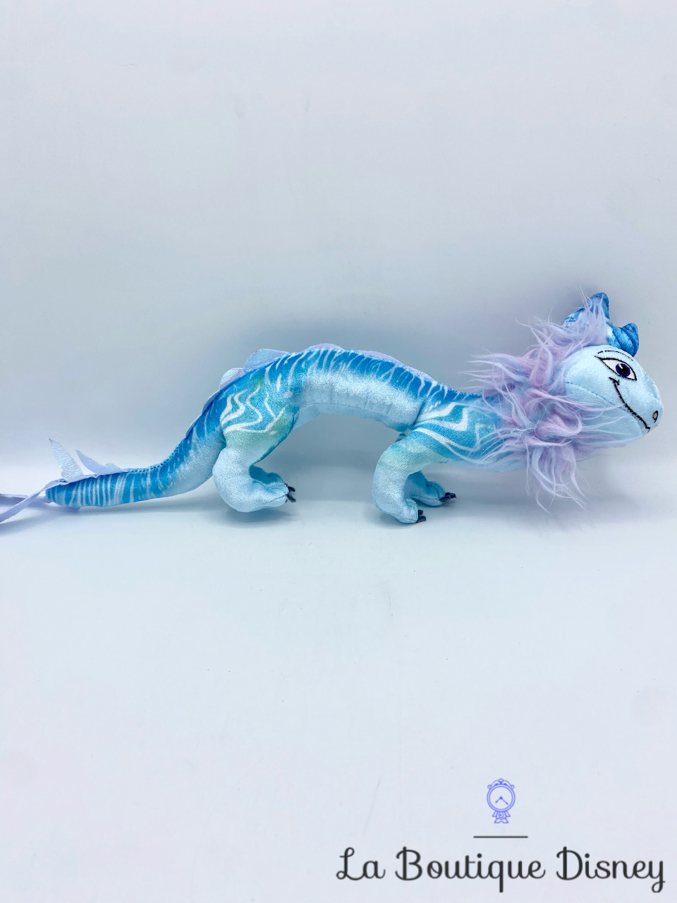 Peluche Dragon Sisu Raya et le dernier dragon Disney bleu crinière 38 cm