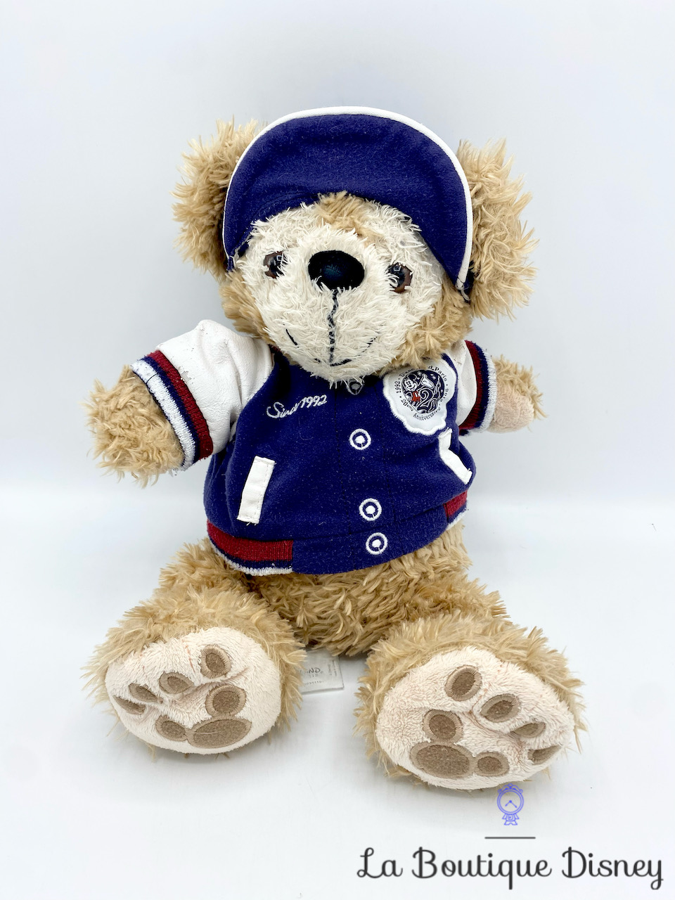 peluche-duffy-20-ème-anniversaire-disneyland-paris-20-ans-ours-the-disney-bear-casquette-teddy-3