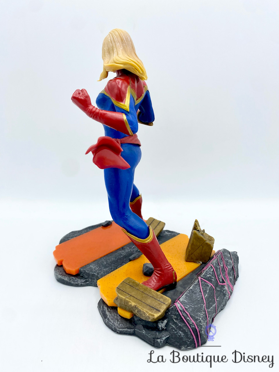 figurine-captain-marvel-capcom-2017-project-triforce-25-cm-5