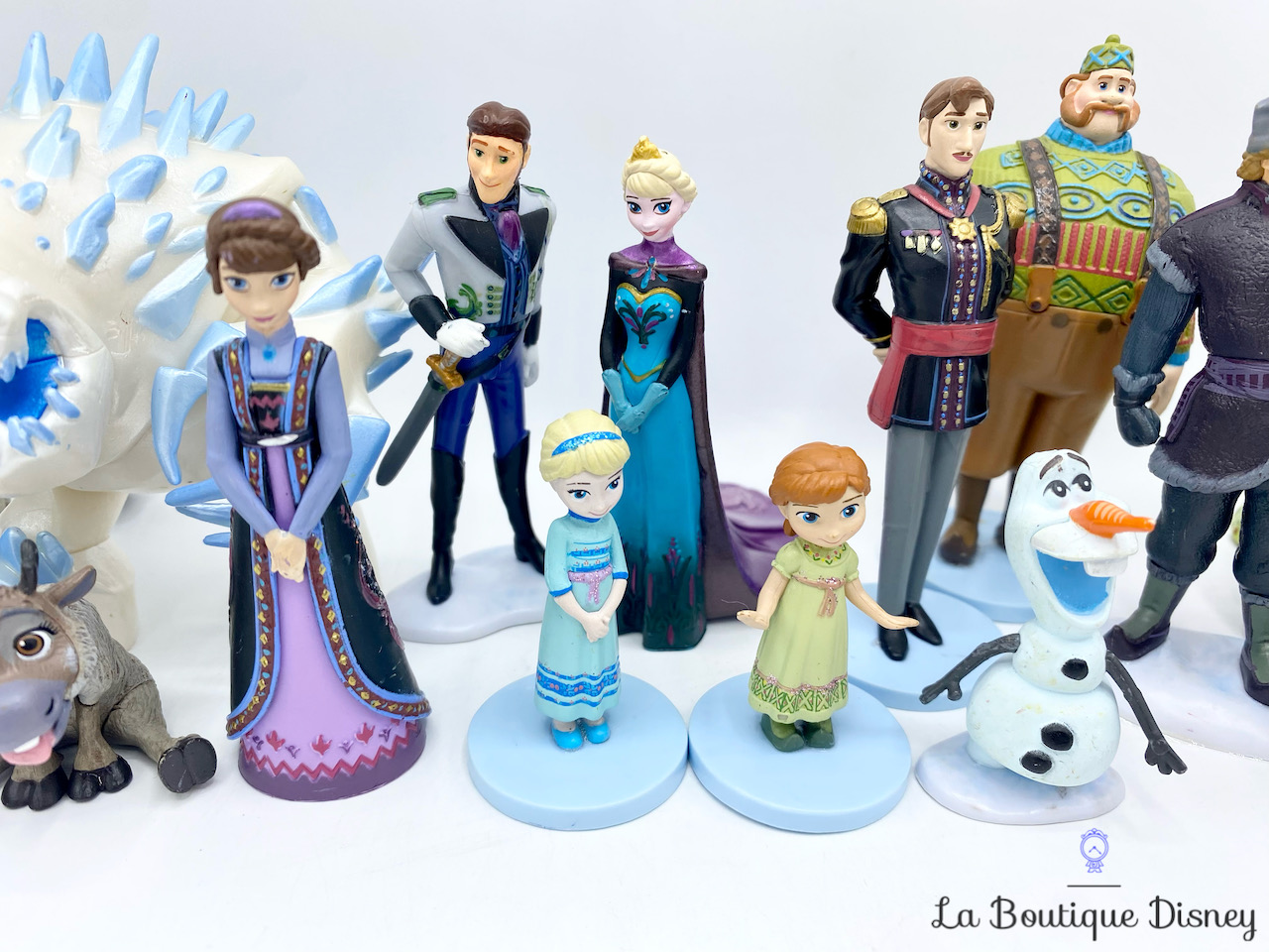 figurines-playset-la-reine-des-neiges-ensemble-deluxe-disney-store-20-personnages-coffret-4