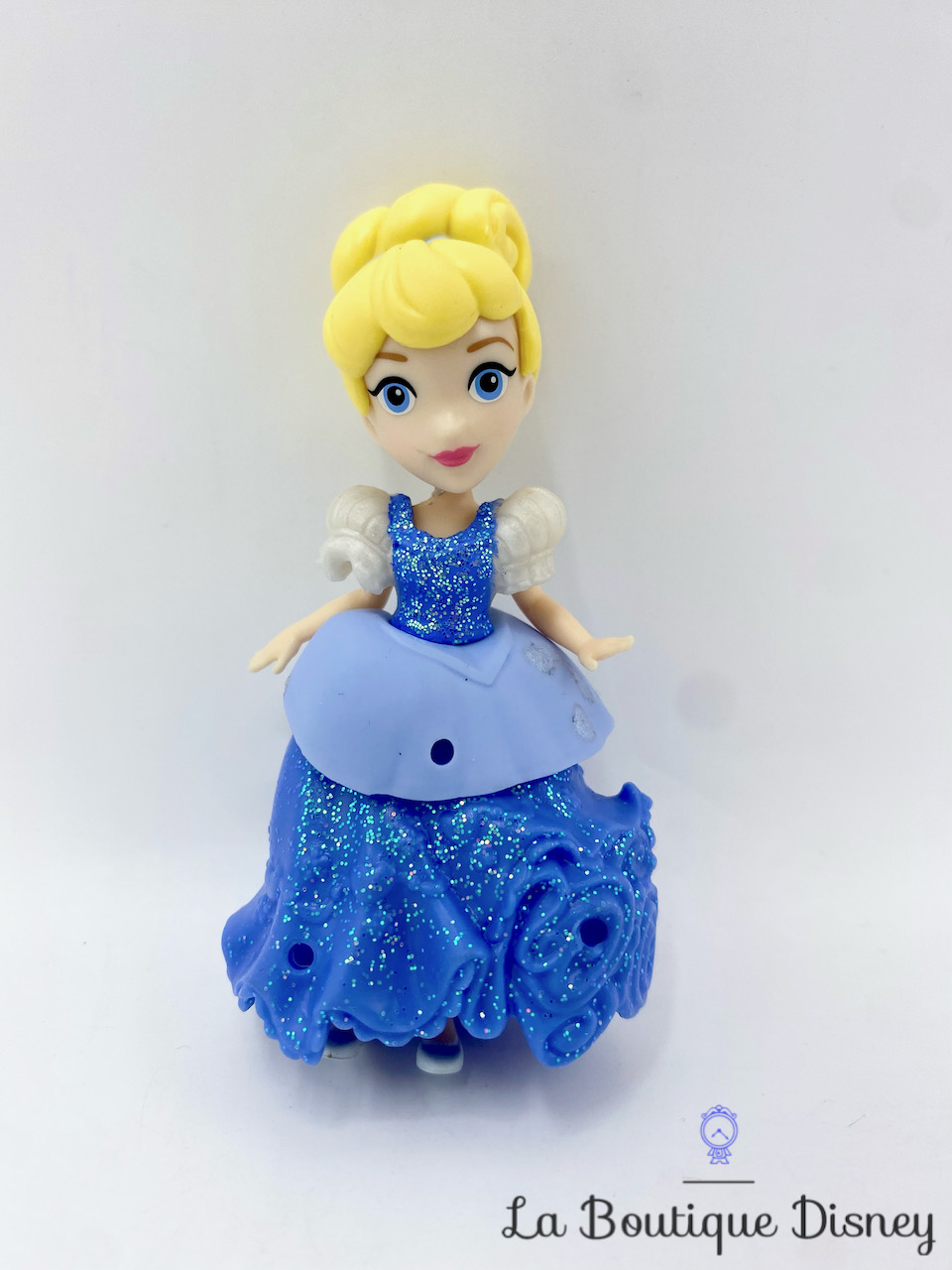 figurine-little-kingdom-cendrillon-royal-sparkle-disney-hasbro-mini-poupée-polly-clip-1
