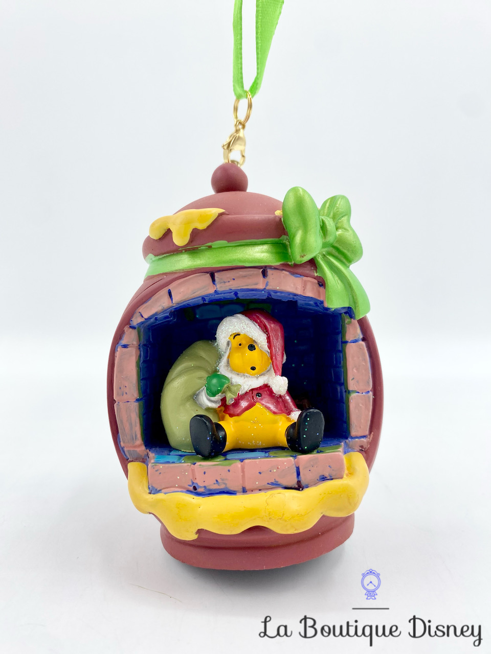 Ornement Noël Sketchbook Winnie l\'ourson cheminée lumineux Disney Store Living Magic boule suspension